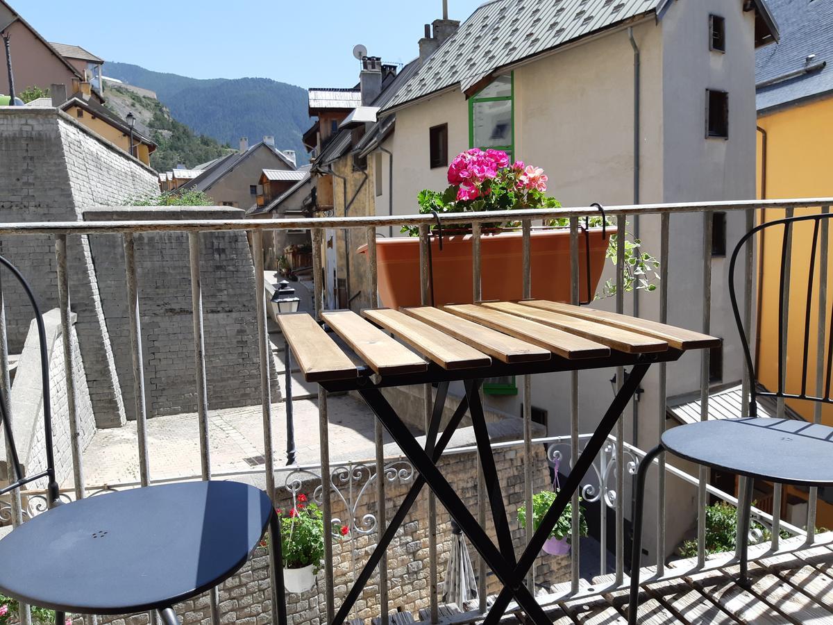 Maison A Tour Apartment